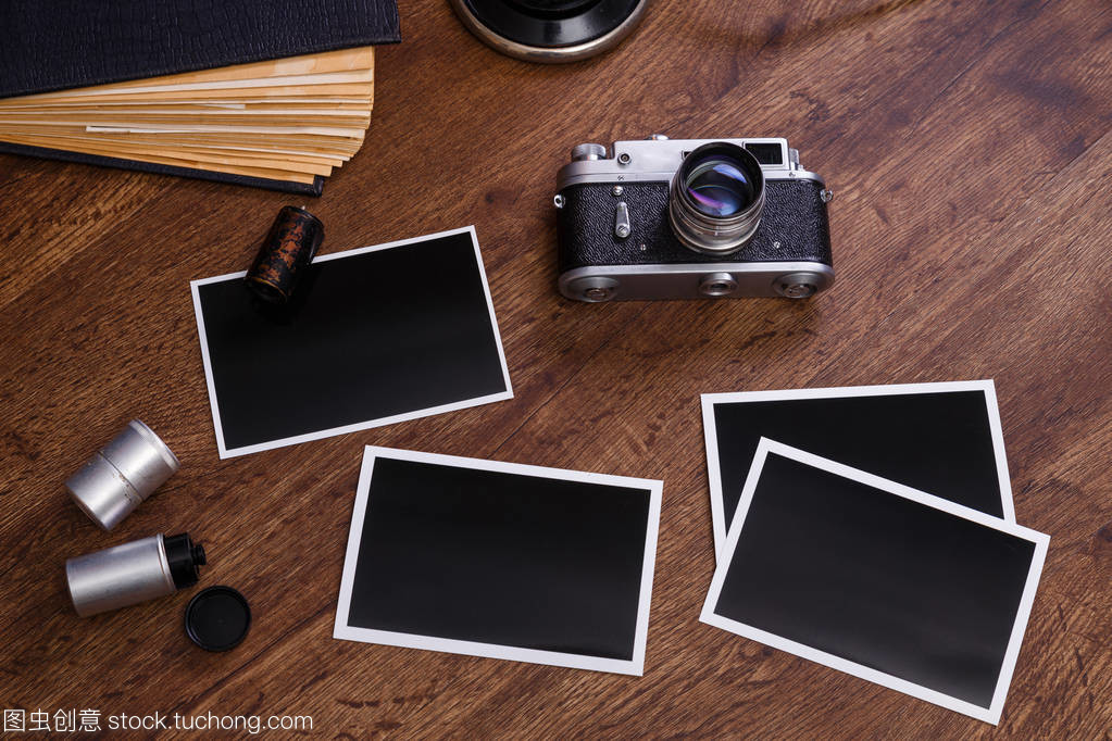 老式照片相機(jī)。空白的相框